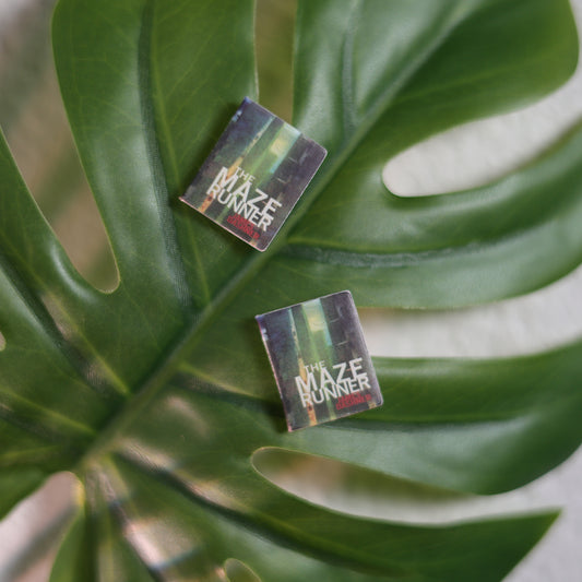 Titled Stud Earrings - James Dashner - The Maze Runner