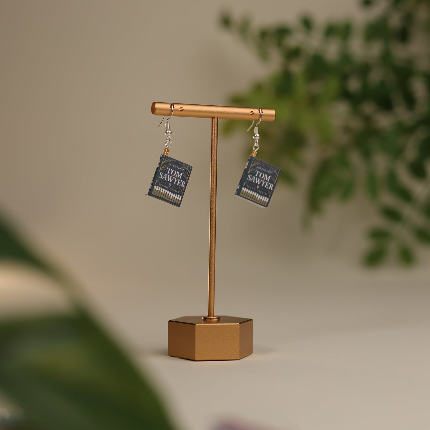 Titled Dangle Earrings - Mark Twain - Tom Sawyer
