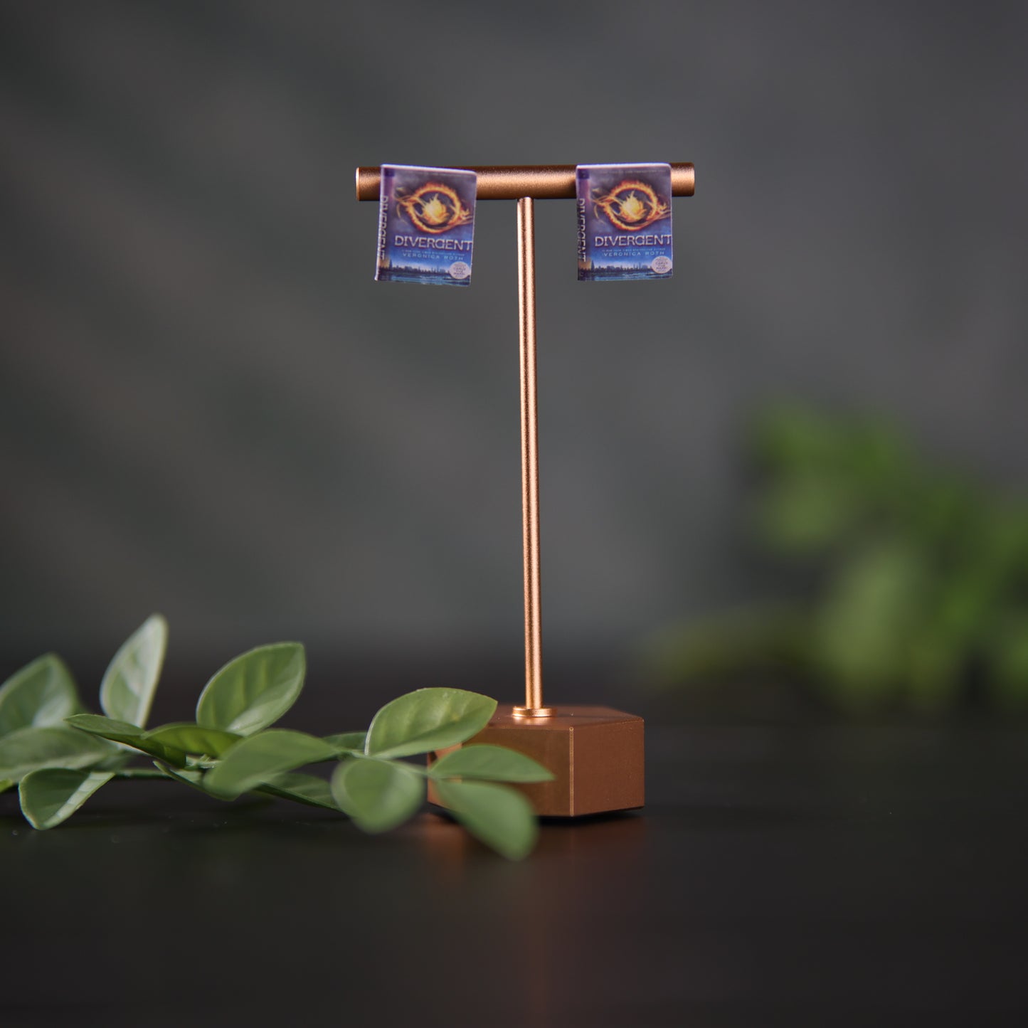 Titled Stud Earrings - Veronica Roth - Divergent